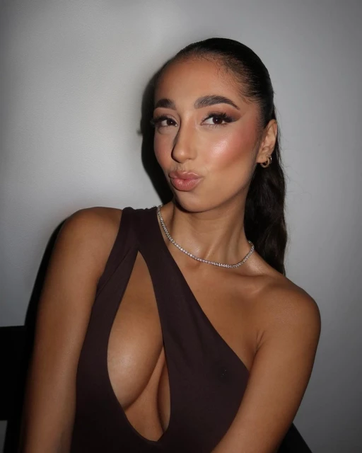 Elle Rayias