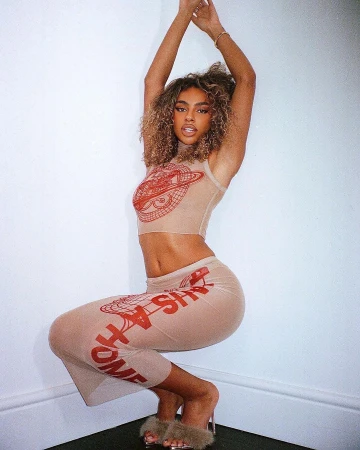 Lola Thompson