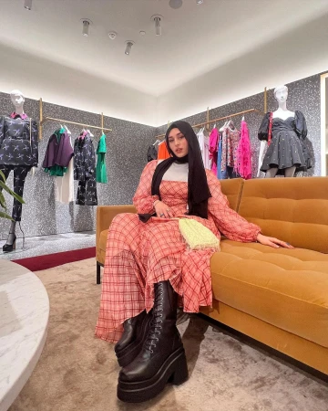 Nawal Sari
