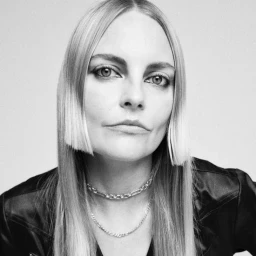 Holly Silius