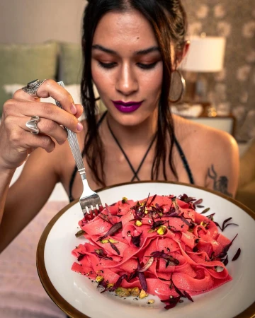 Mariel De La Cruz
