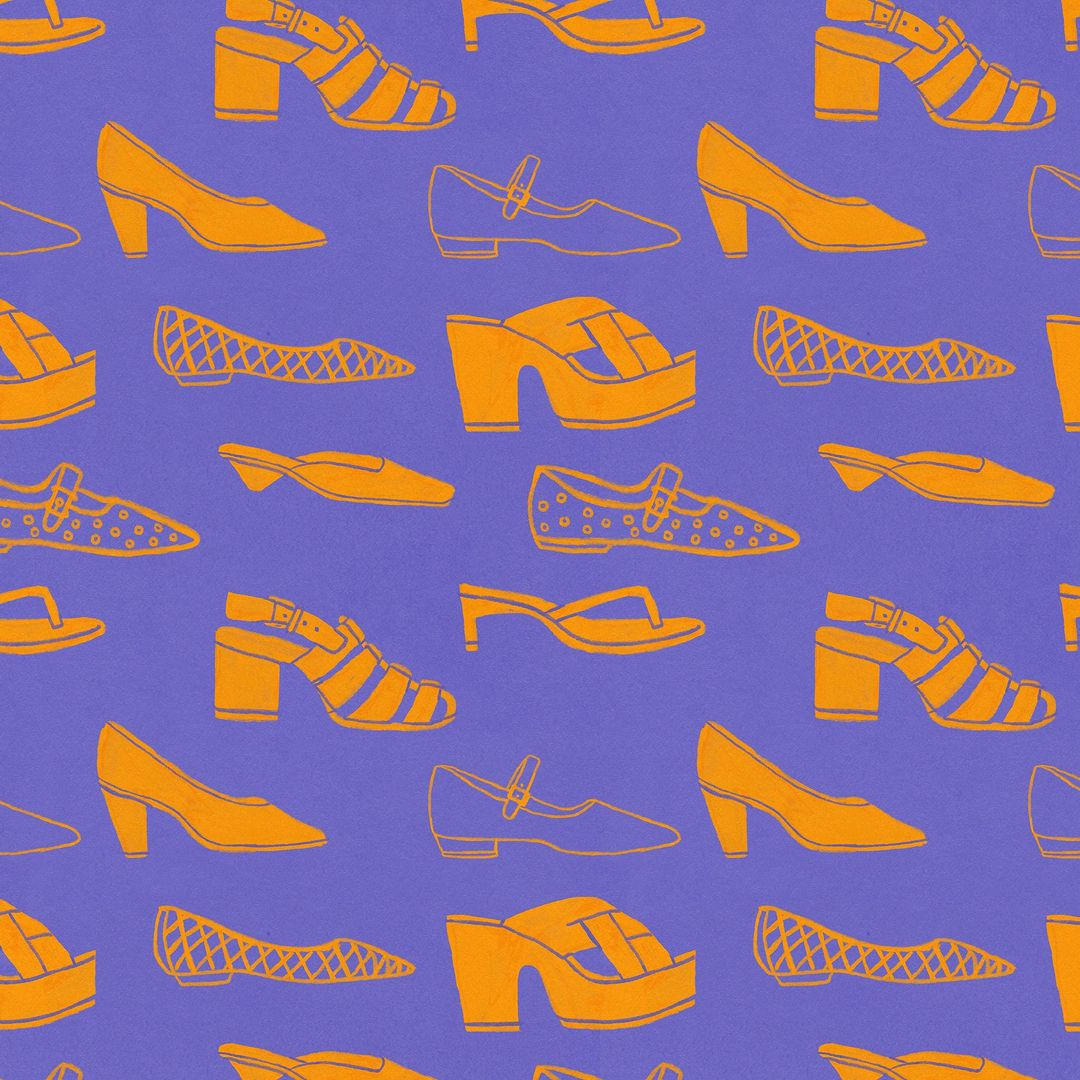 Seamless pattern featuring a variety of women's shoe styles in orange against a blue-violet background, creating a retro-inspired, graphic design.