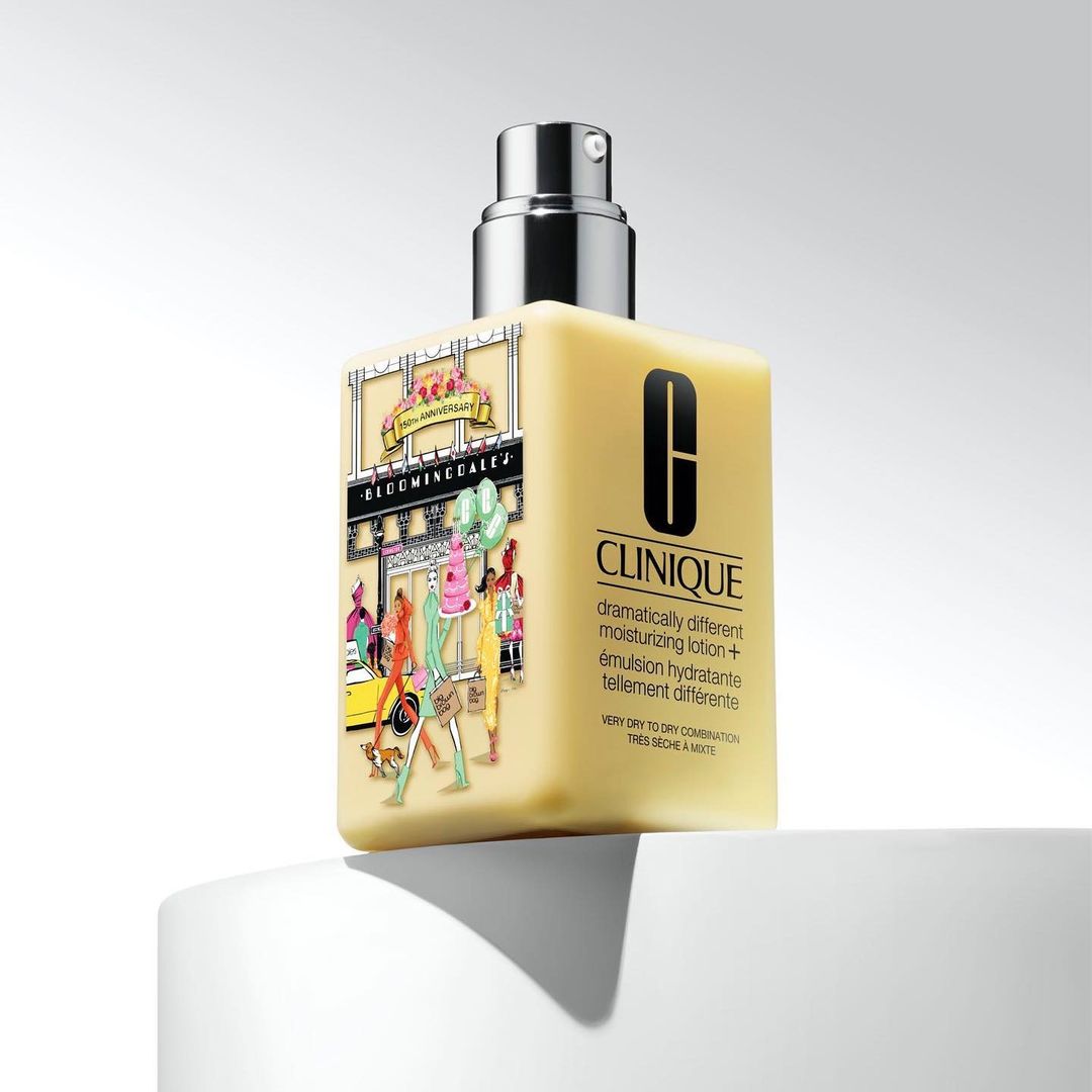 Clinique Dramatically Different Moisturizing Lotion bottle, with a cityscape and people illustration, product photography on white.