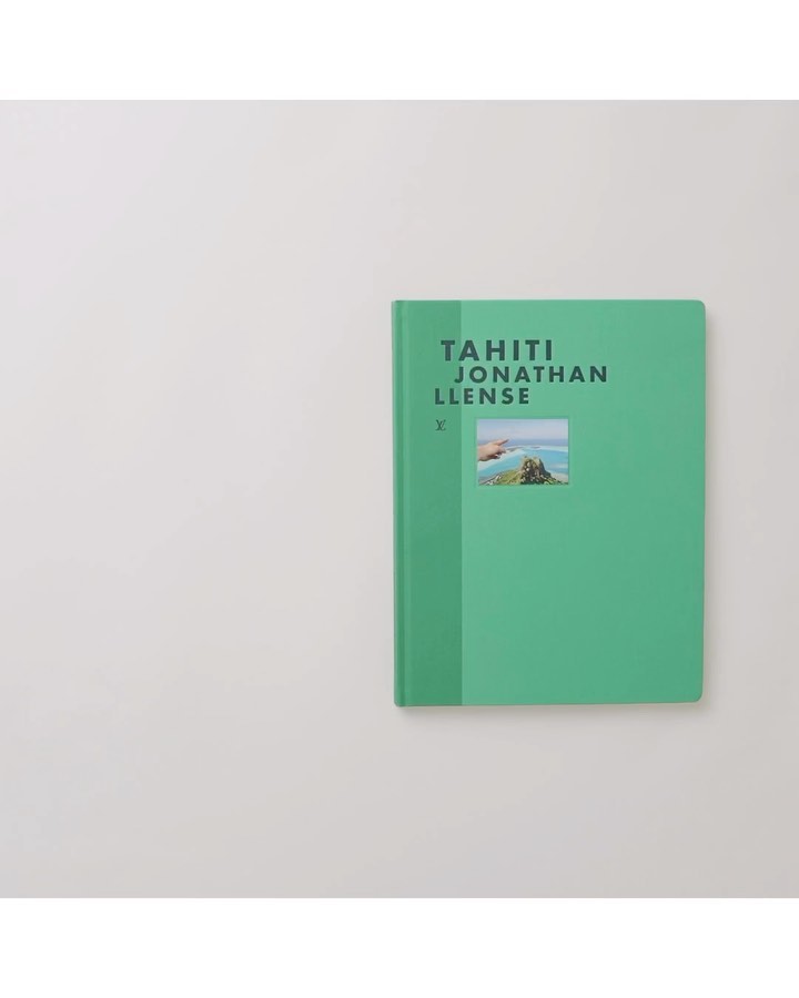 A light green book with the title 'Tahiti Jonathan Lense' in dark green text with a small image is set against a white background.