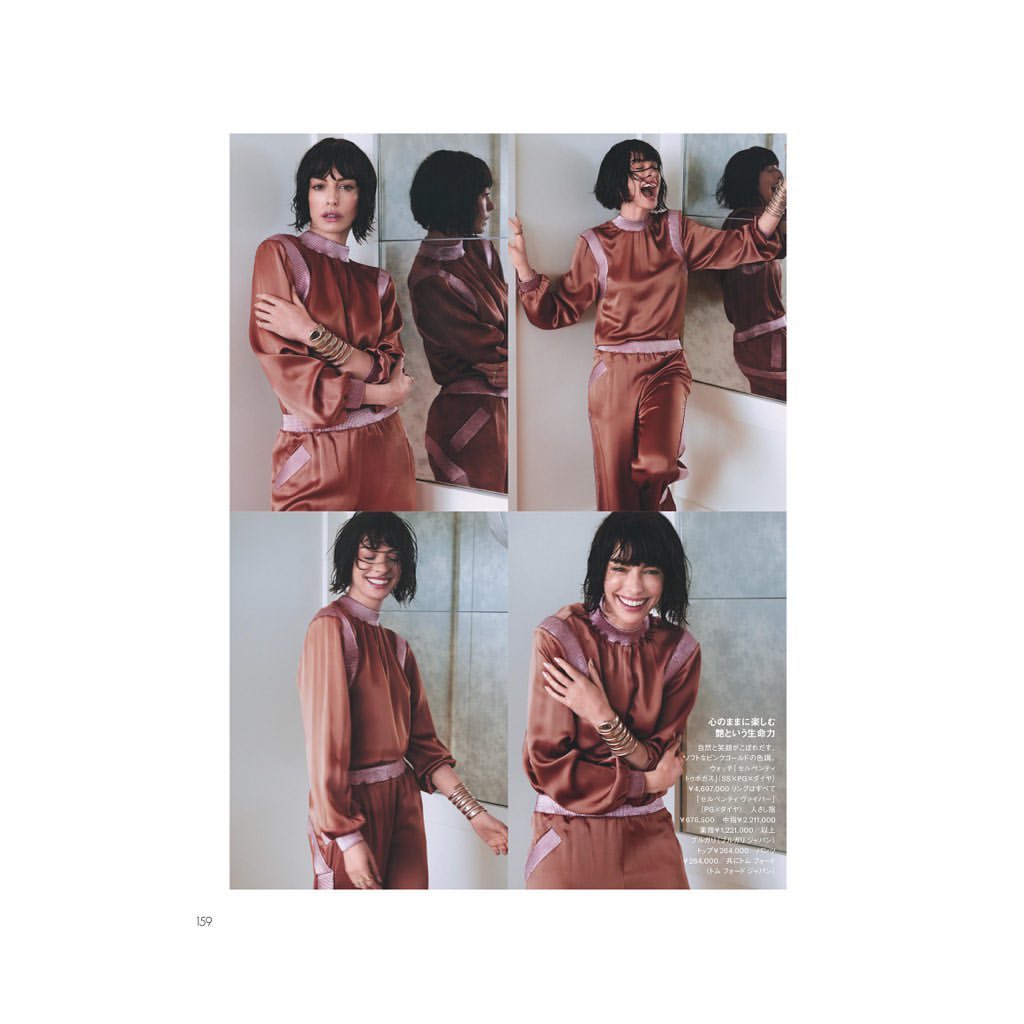 Multiple studio portraits of a smiling woman in a mauve-pink tracksuit with mauve trim, showcasing a relaxed and joyful mood.