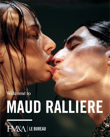 Close-up portrait of two people with wet hair kissing intimately, photographed by Maud Ralliere in Paris.
