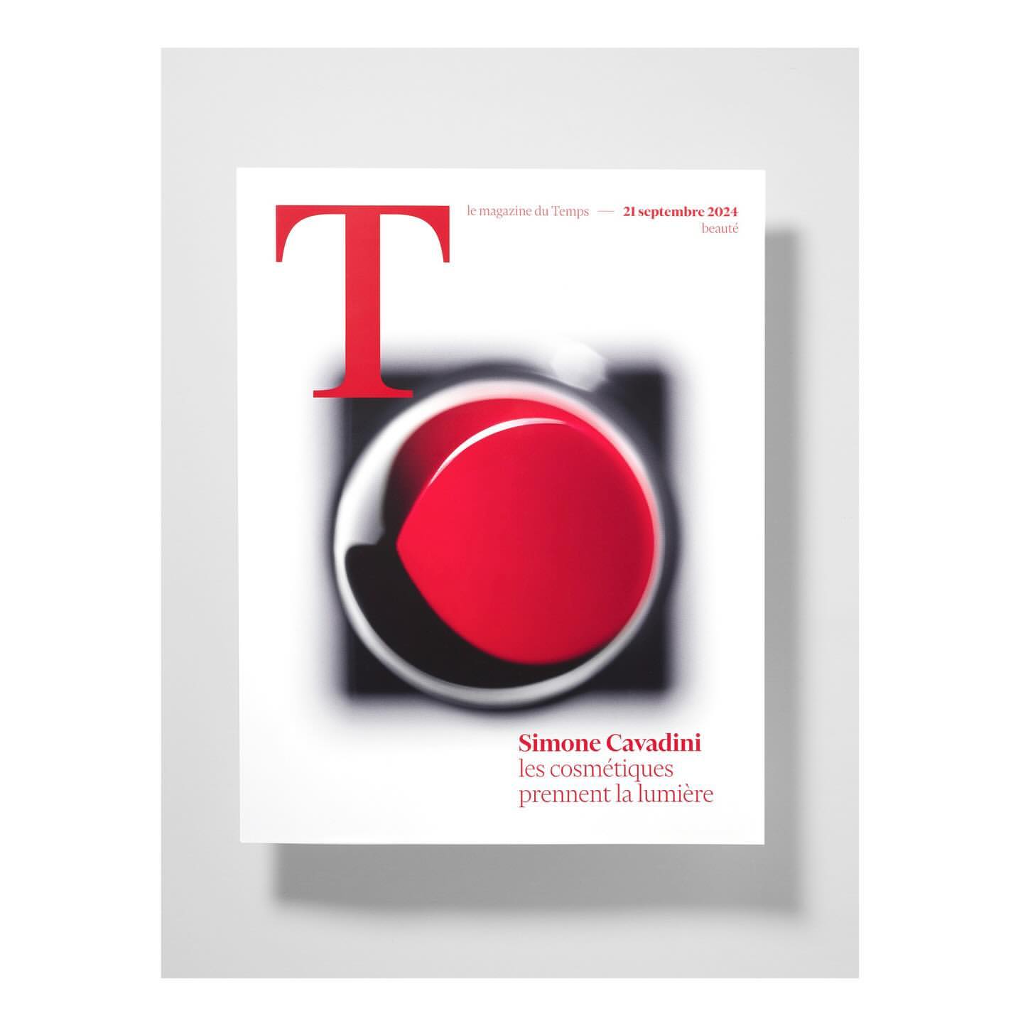 Magazine cover featuring abstract cosmetic product in red and white tones with a red letter 'T' and French text.