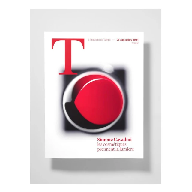 Magazine cover featuring abstract cosmetic product in red and white tones with a red letter 'T' and French text.