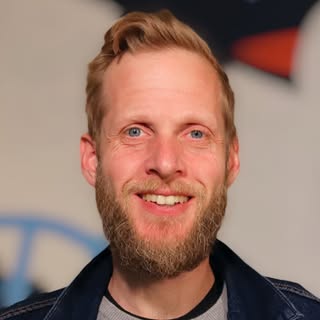 Tom Froese