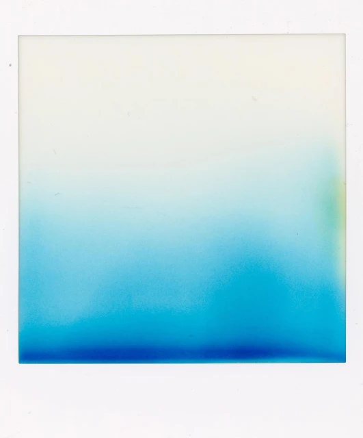 Abstract gradient background of white to blue, creating a soft and tranquil visual effect with a subtle blend of colors.