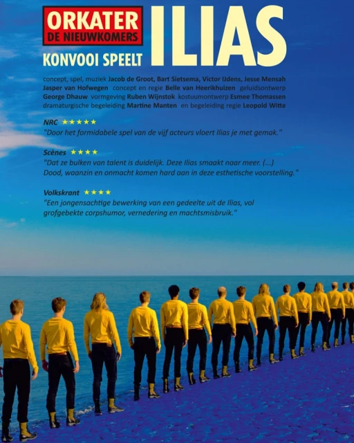 A line of people in yellow shirts walking on a beach in front of the ocean, promoting the play ILIAS from Orkater de Nieuwkomers.
