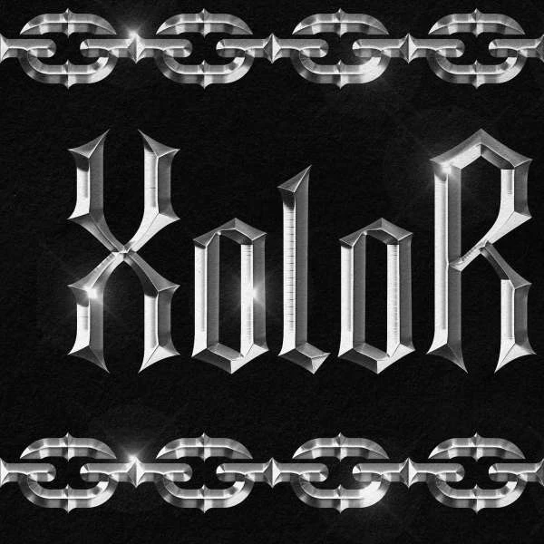 Text art with the word "Kolor" in stylized metallic font, adorned with chains against a dark background. Graphic design, typography.