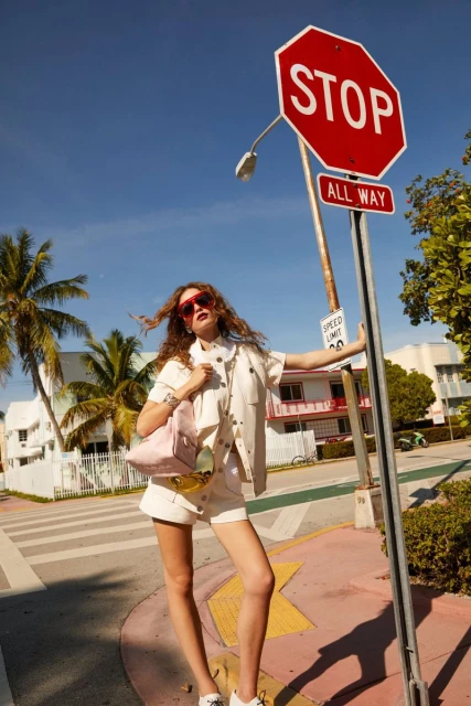 Happy Days. Un souffle d’énergie booste les accessoires pop d’une saison en couleurs