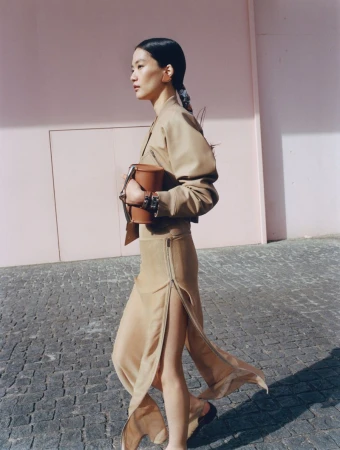 Le Monde d'Hermès 86 by Osma Harvilahti