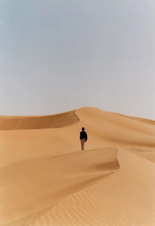 ZARA MAN Spring 2025: Running to the sun