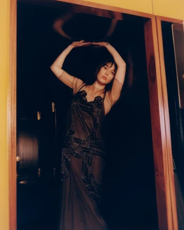 Lizzy Caplan
