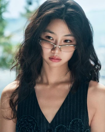 Hoyeon Rules The World