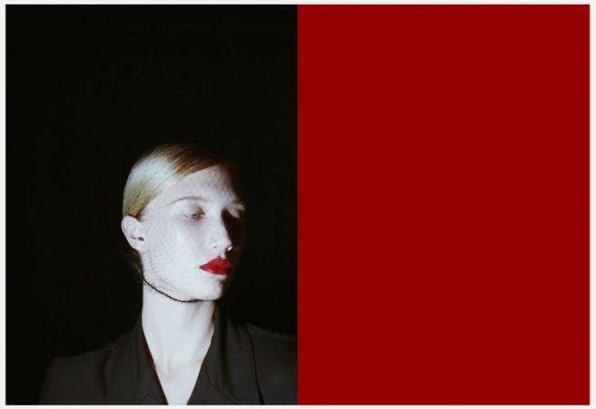 The Séance of Self