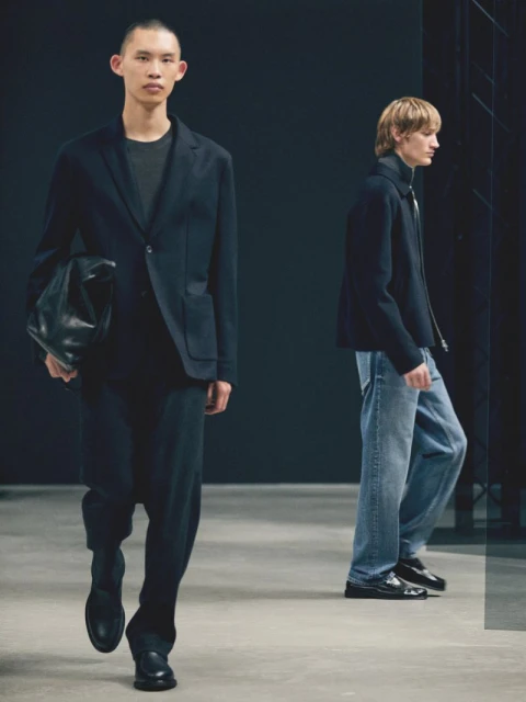 AUTUMN RUNWAY
