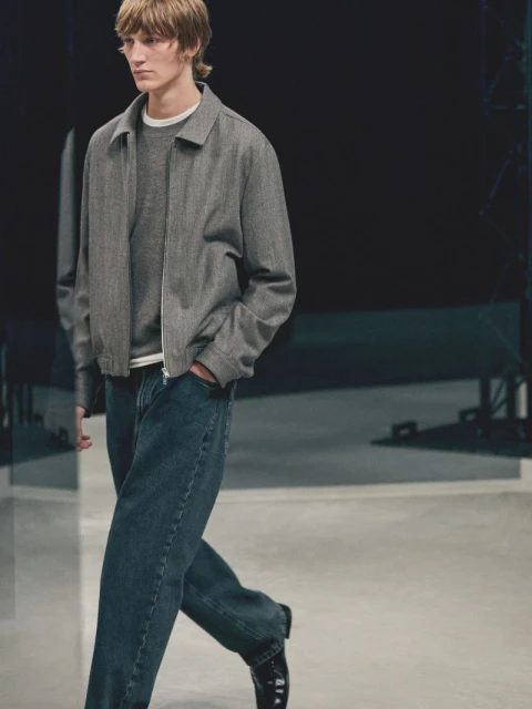 AUTUMN RUNWAY