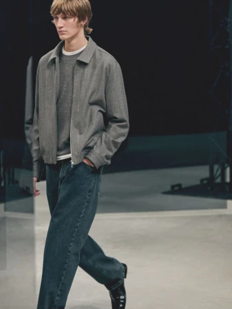 AUTUMN RUNWAY