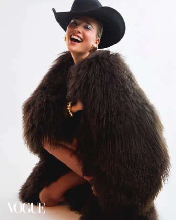 The Kellery Aesthetic Is Redefining Holiday Jewelry This Season