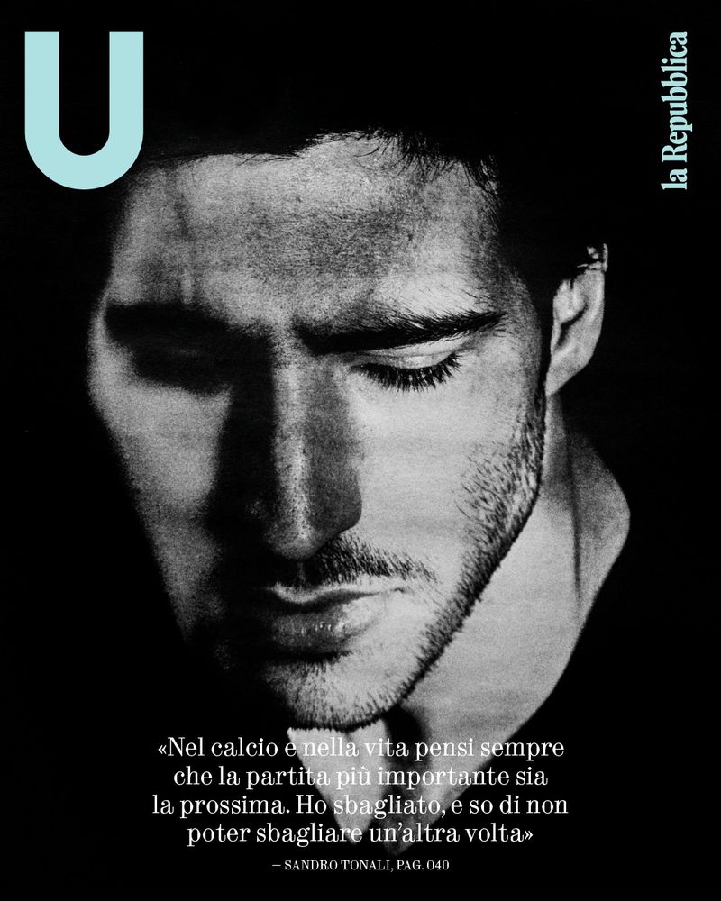 Black and white portrait of a male face in shadow. La Repubblica logo visible. Text overlays the bottom of the image.