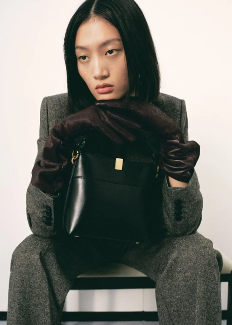 Yilan Hua