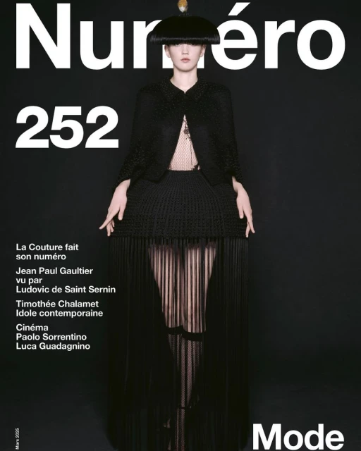 Fashion magazine cover featuring a woman in a black dress and hat, with white text including "Numero 252" and "Mode" on a black background.