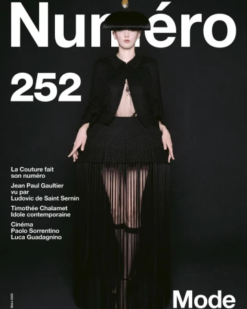 Fashion magazine cover featuring a woman in a black dress and hat, with white text including "Numero 252" and "Mode" on a black background.