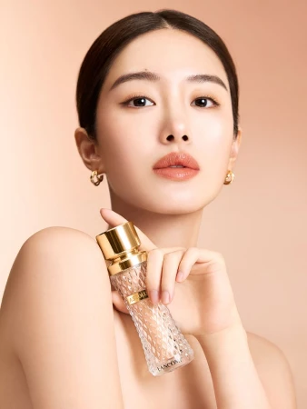 Lancôme Absolue The Fluid Foundation Celebrity Campaign