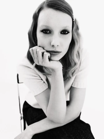 Demy - by Casper van der Linden