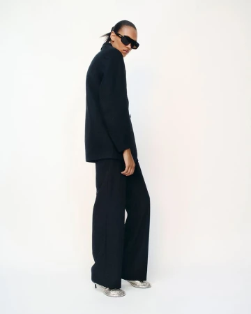 SOCIAL READY-TO-WEAR