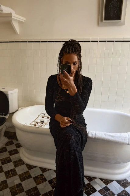 Sisters Ziarah and Tisja Janssen's discovery trip with Chanel