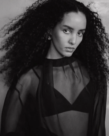 ÉDITAIRES MAGAZINE - 'THE MODERNE TROTTER’