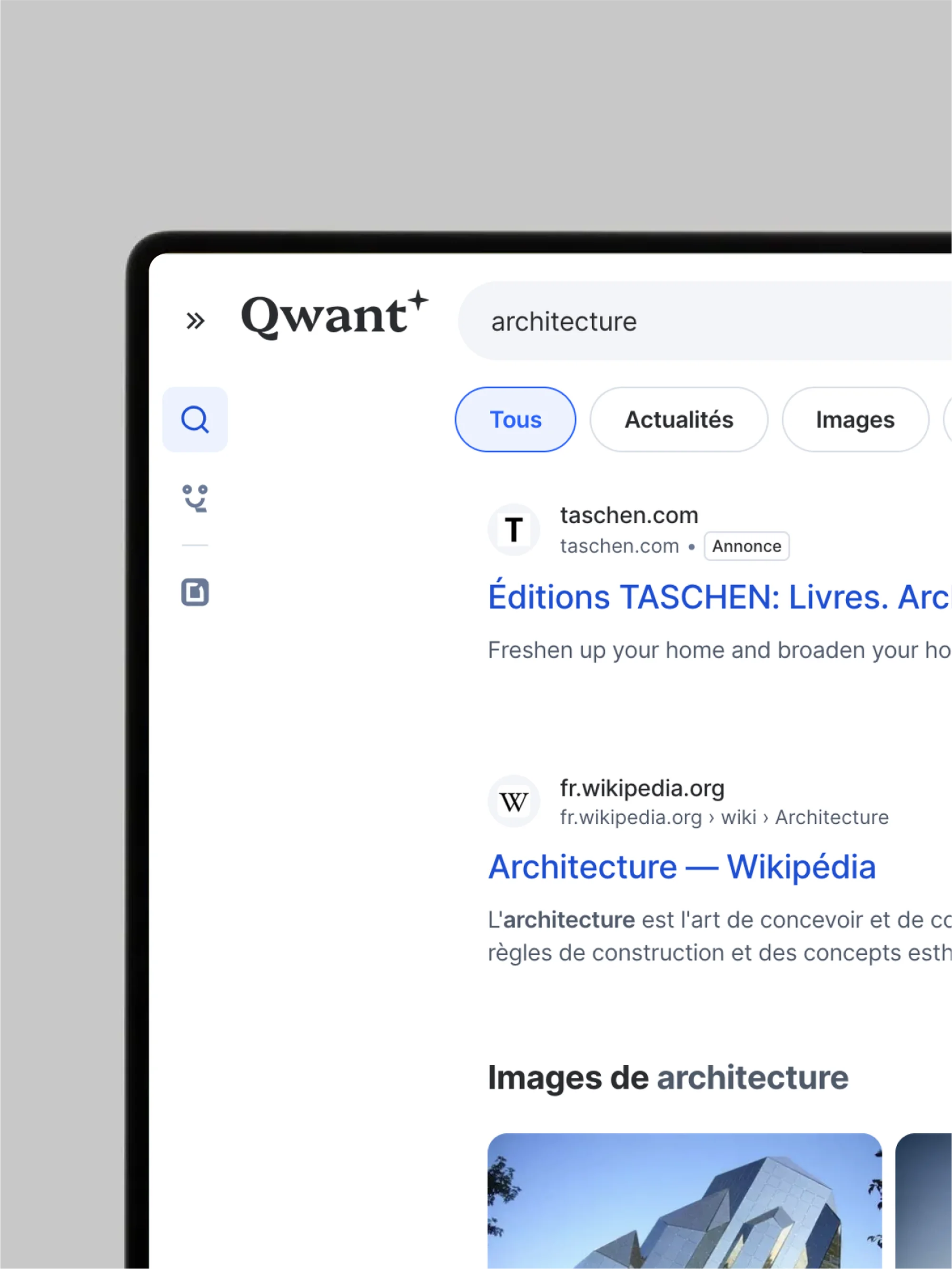 Digital display of a Qwant search results page for 'architecture', showcasing search results and architectural imagery.