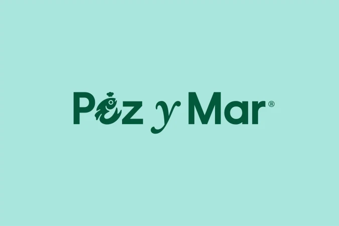 Logo for Poz y Mar featuring green text with a fish wearing a chef's hat integrated into the letter 'o' on a light green background.