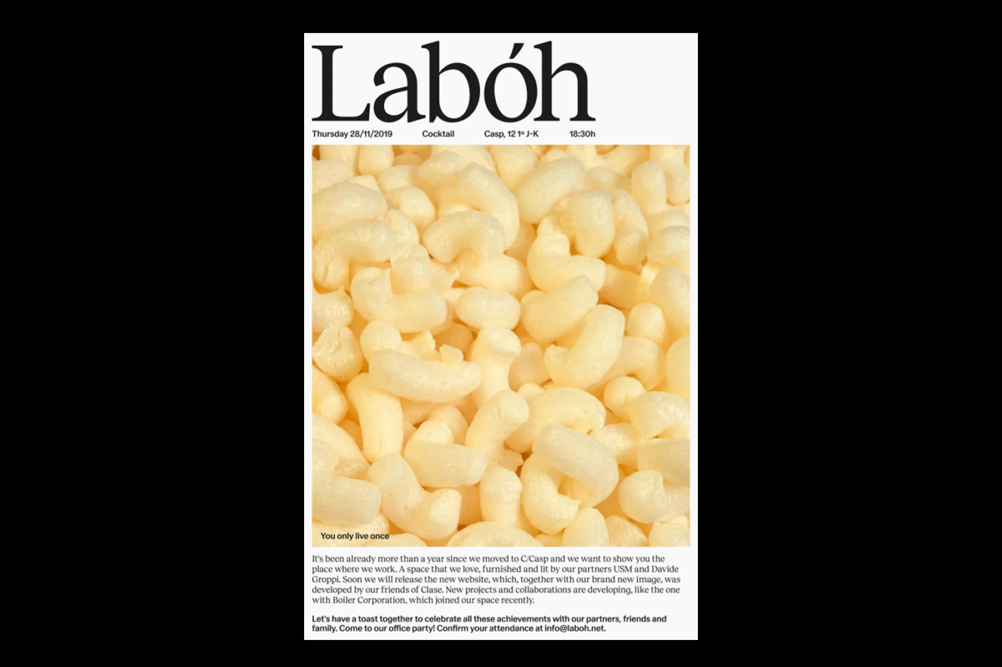 Close-up of puffed corn snacks, featured in a promotional poster for Labóh, an event scheduled for November 28, 2019, Casp. 12 1º-K at 18:30h.