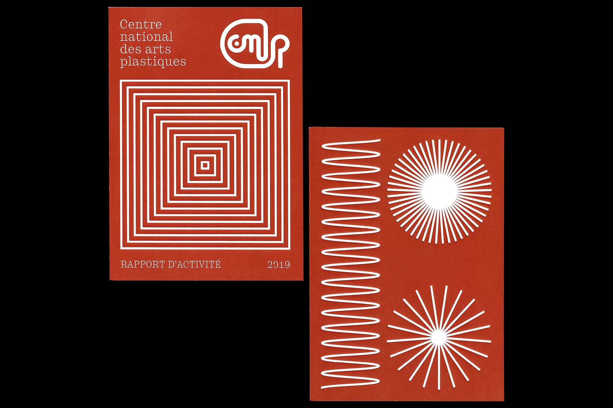Graphic design featuring geometric shapes and French text on a reddish-brown background, conveying a modern and artistic feel.