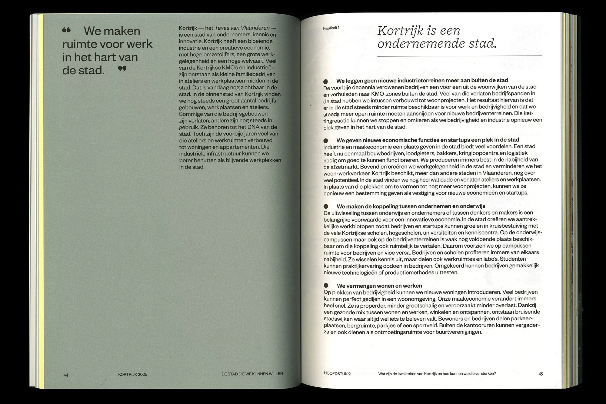 Text on facing pages discusses urban planning and architecture, focusing on the integration of work and living spaces within cities.