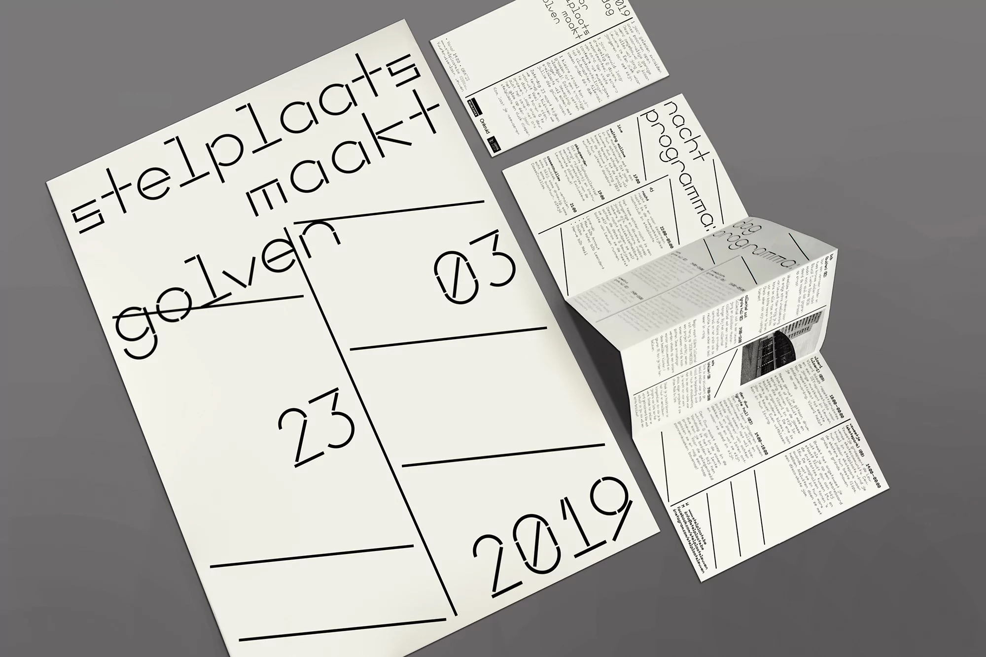 Graphic design featuring poster and brochure with text 'stelplaats maakt golven 23 03 2019' in minimal monochrome style.