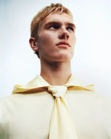 How to wear a tie