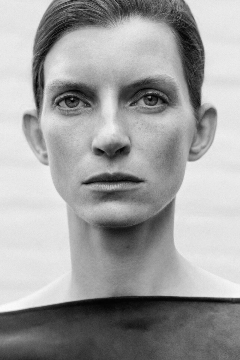 Close-up portrait of model Luca Gajdus in black and white for Elle Denmark photographed by Marco van Rijt