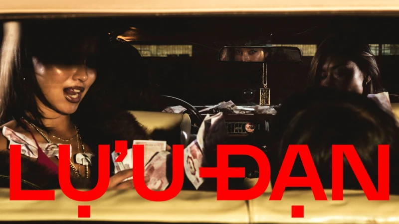 People inside a car interior holding cash during The Getaway Car campaign for Lu'u Dan, photographed by Claryn Chong.
