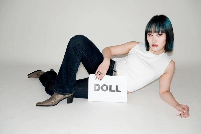 Gosh save the Dolls