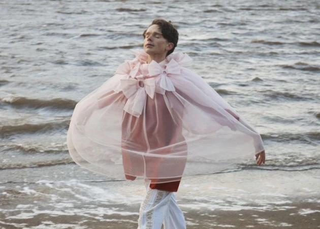 Boys By Girls - Silk On The Breeze