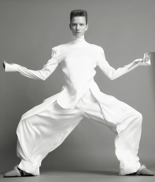 Nothing but White for Noblesse Y Ma ...