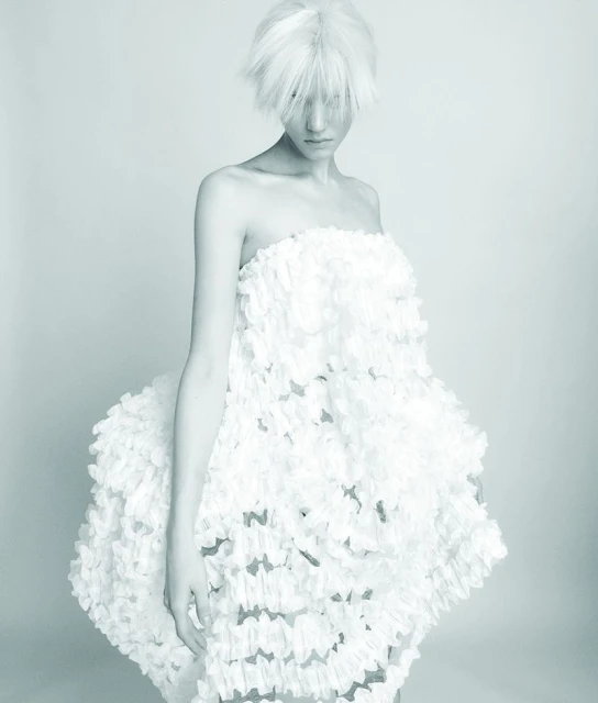 Nothing but White for Noblesse Y Ma ...