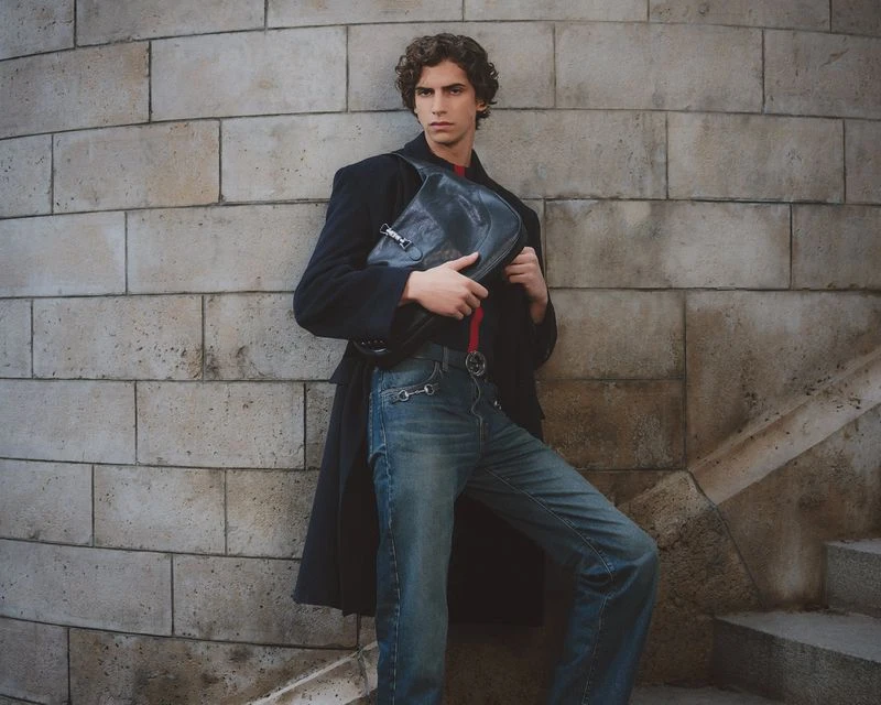 Homme D’Ailleur