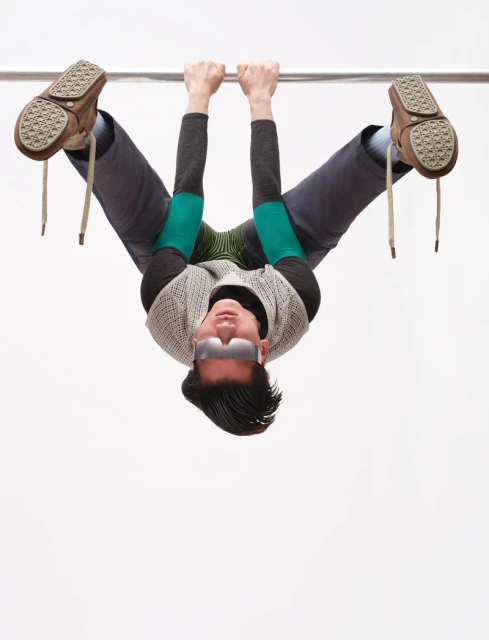 ƎꓵSSI NMOꓷ ƎꓷISԀꓵ ƎHꓕ